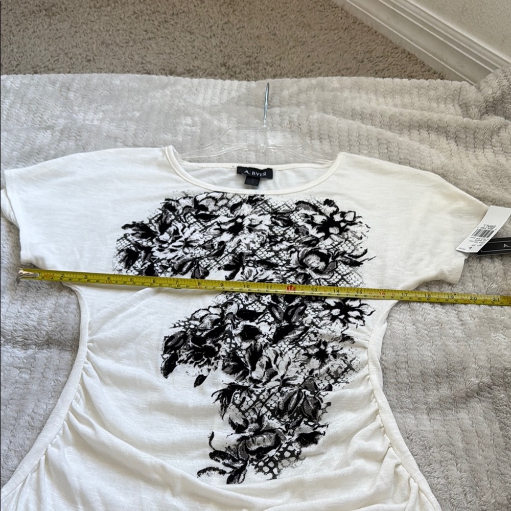 A. Byer Black and Off White Fitted Graphic Cap Sleeve Tee - Picture 7 of 12